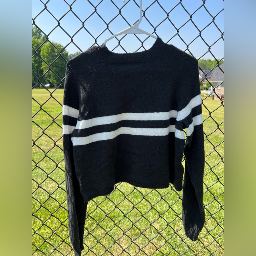 Hollister grey short (not quite a cropped fit) sweater with stripe in large.